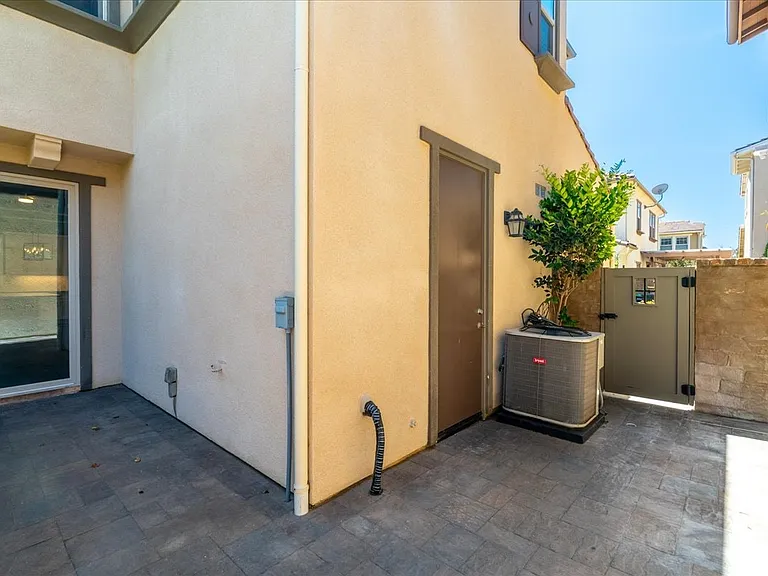 35 Lomada St — Photo 39