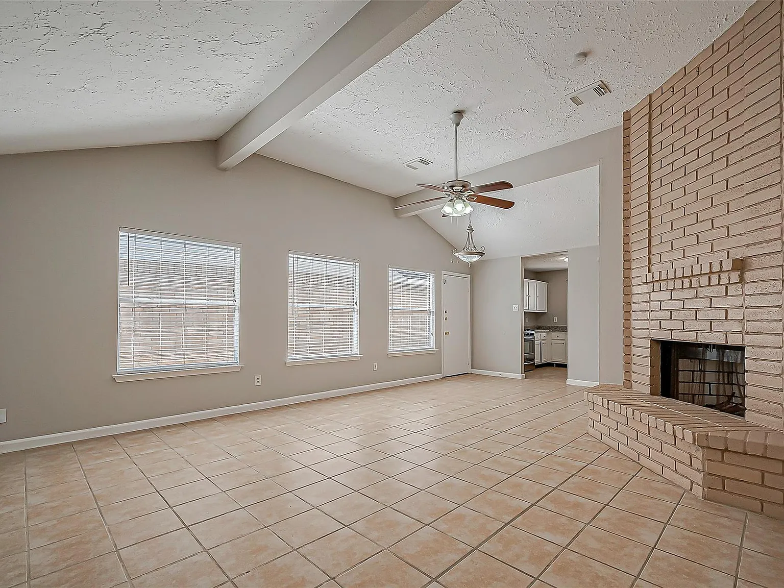 2 bed, 1.5 bath, 1120 sqft, $1,475 — Photo 3