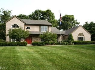 257 Deer Run Dr, Plainwell, MI 49080