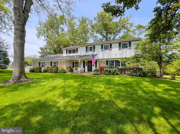 922 Edgewood Rd, Yardley, PA 19067