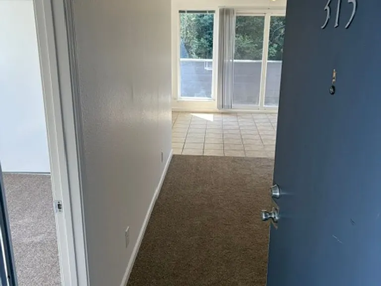 407 Fairmount Ave — Photo 45