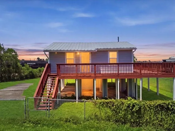 4416 Thompson St, Hitchcock, TX 77563