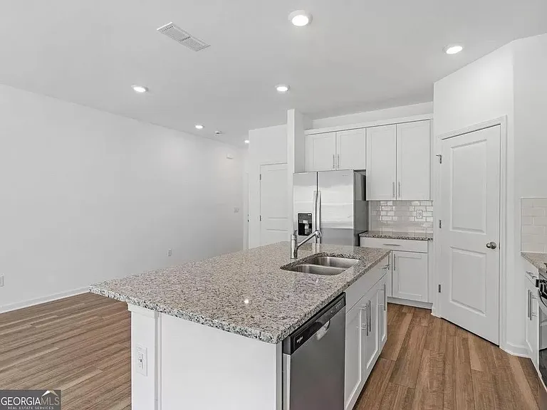 265 Bald Ave — Photo 4