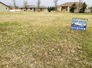1515 Nicklaus Dr, Aberdeen, SD 57401