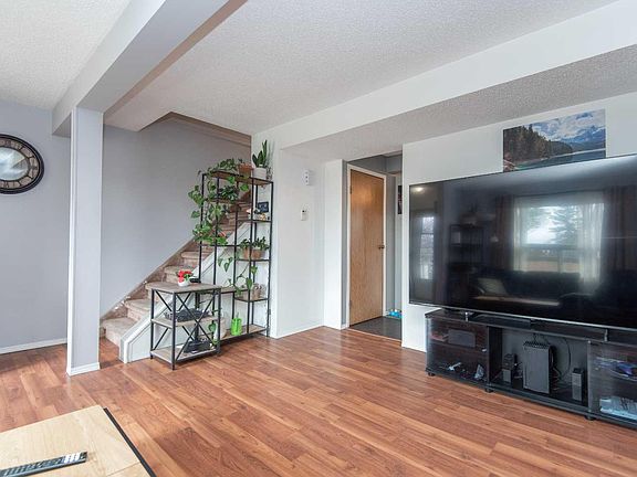 5th image of 5716 71st St