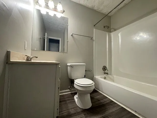 1306 Northwoods Dr — Photo 17