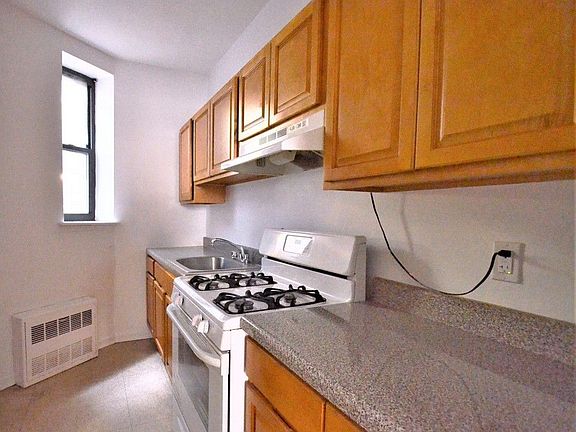 5th image of 522 W 157th St APT 1A