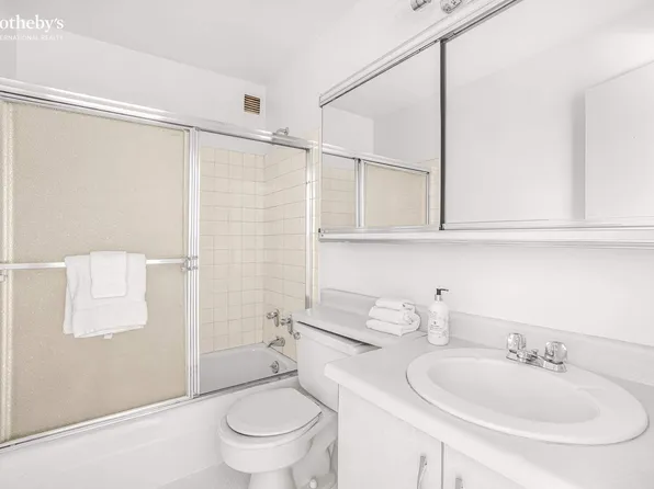 444 East 86th Street image 6 of 9