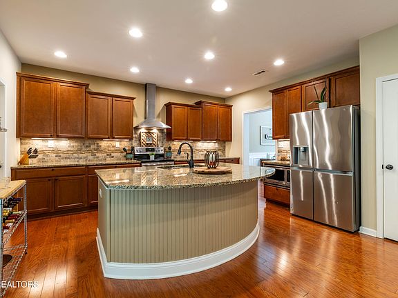 5th image of 1187 Westland Gardens Blvd