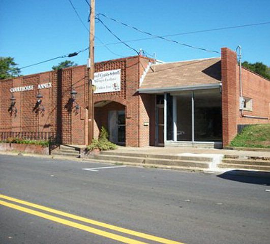 2nd image of 502 14th St