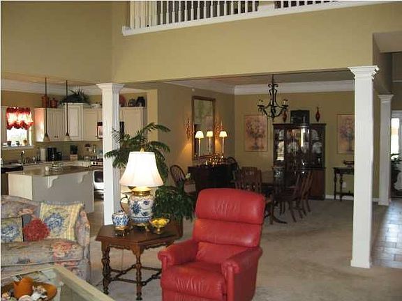 5th image of 6135 Longmeadow Cir