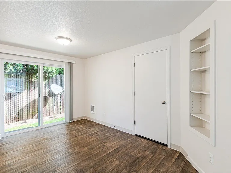 4718 NE Hazel Dell Ave — Photo 9