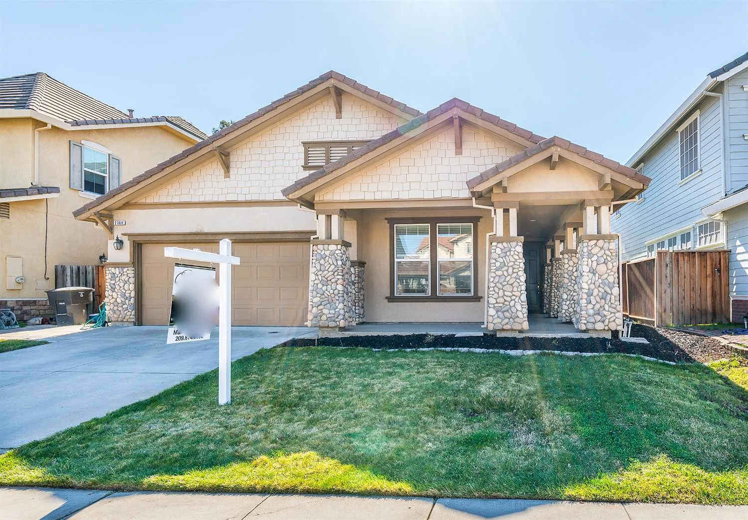 2368 Golden Leaf Ln photo 1