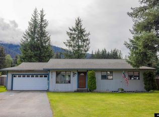 8517 E Valley Ct, Juneau, AK 99801