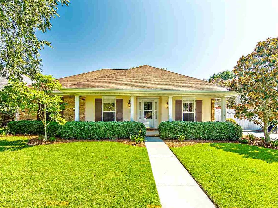 1st image of 307 Hawthorne Dr
