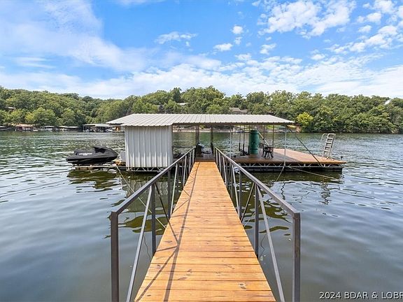 3rd image of 121 Hawks Point Dr