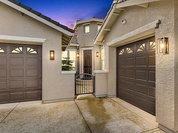 3rd image of 2040 Petruchio Way