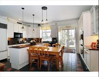 5th image of 816 Oakwood Ave