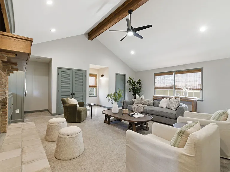 409 Barbara Dr — Photo 25