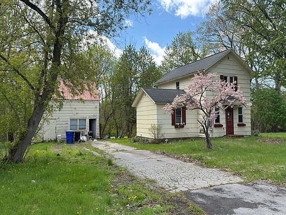 3rd image of 16826 Ridge Rd