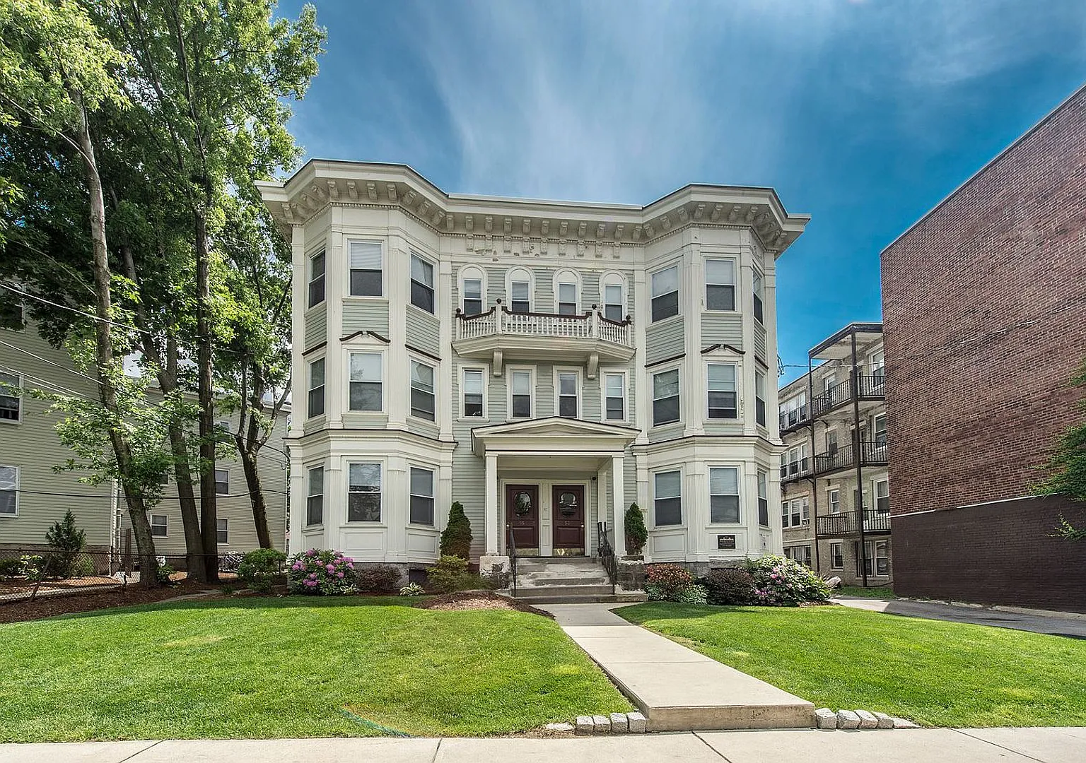 Modern 2-Bed, 2-Bath Apartment in Allston $3,600 — Photo 3