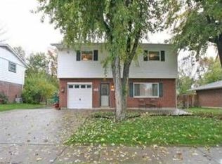 160 Woods Rd, Springboro, OH 45066