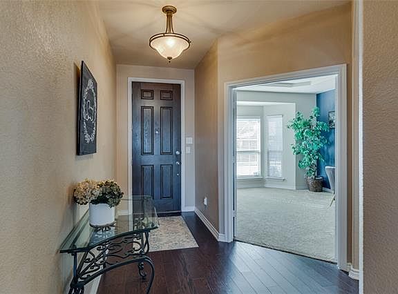 4th image of 1609 Creosote Dr
