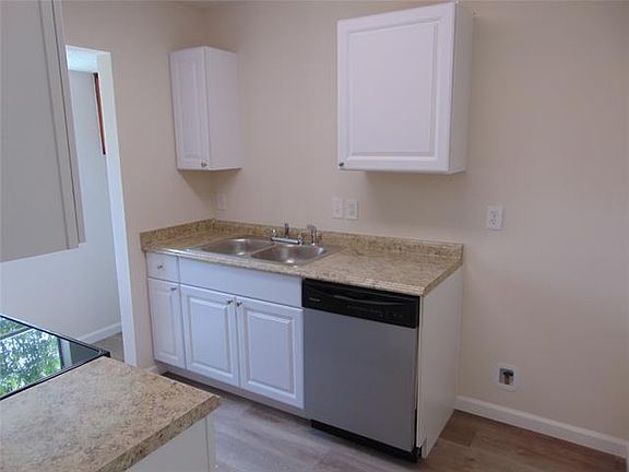 4th image of 232 N Nachita Dr