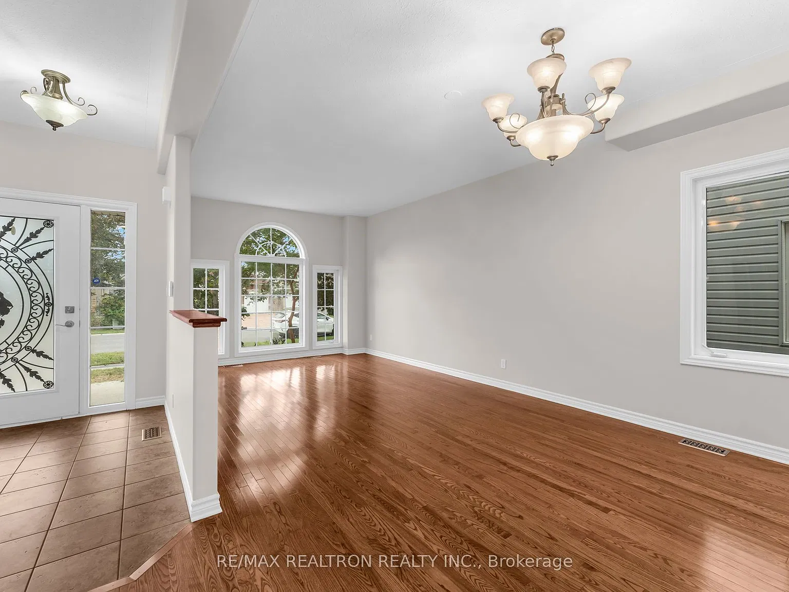 5 bed, $3,300 — Photo 4