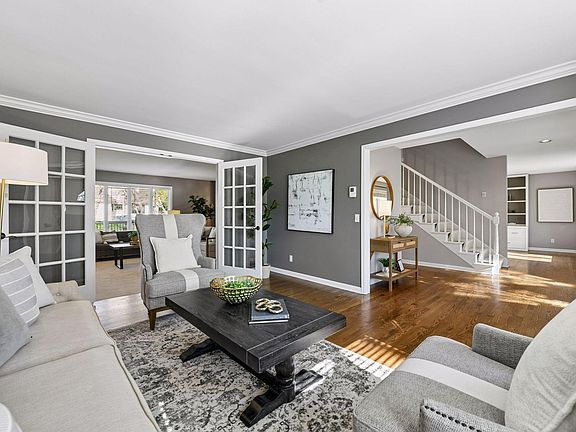 2nd image of 3015 Olive Ln N