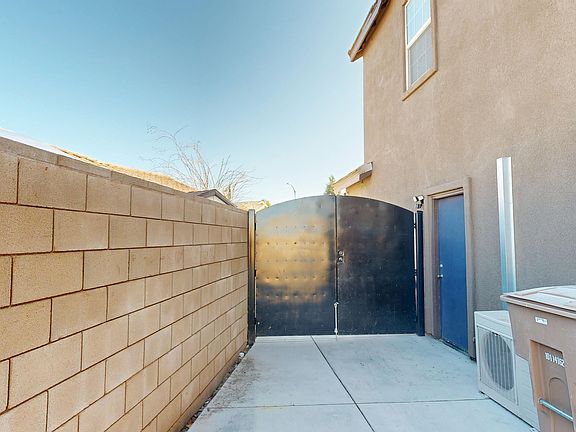 3rd image of 9700 Riata Ln