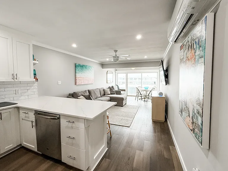 585 Dune Rd #21A — Photo 1