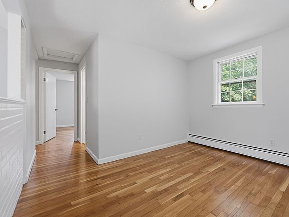 4th image of 7 Drury Ln