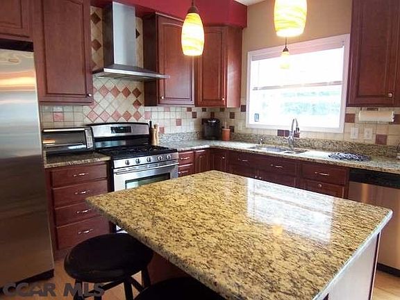 2nd image of 55 Greenmeadow Ln