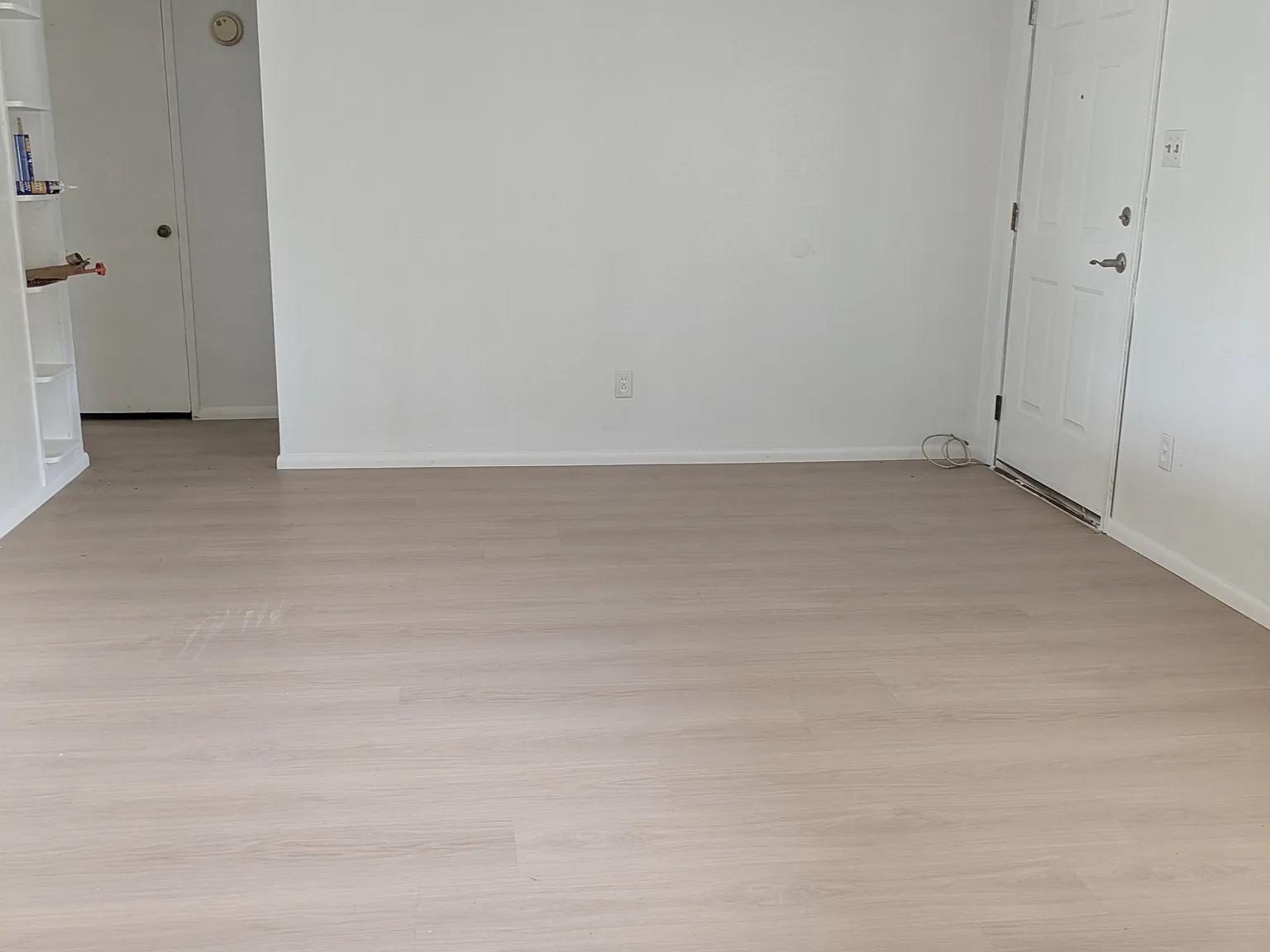 3 bed, 1007 sqft, $2,100 — Photo 2
