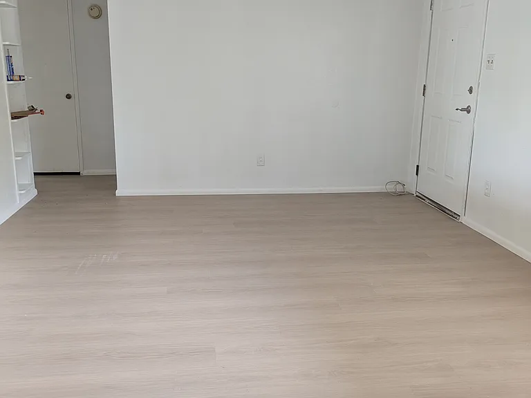 1514 W 1st Pl — Photo 2