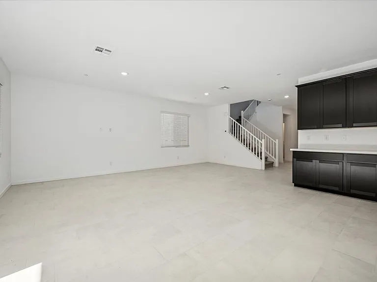 311 Mount Tyndall St — Photo 15