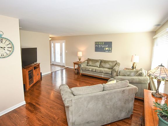 5th image of 10832 S Lacrosse Ave