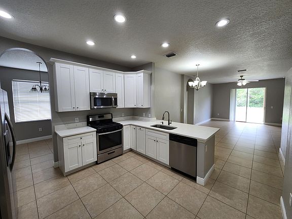 5th image of 27716 Sky Lake Cir