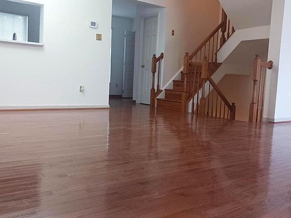 4th image of 150 Steven Ln