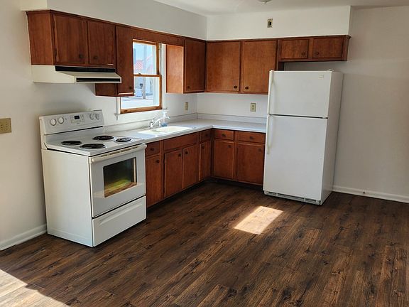 2nd image of 531 E Market St #1
