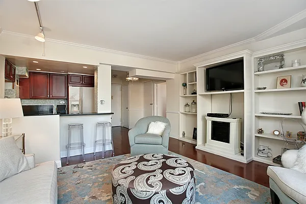 Sold by Corcoran | media 3