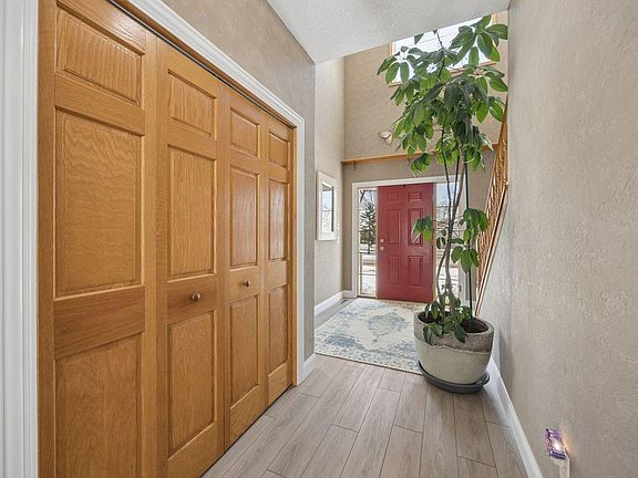 3rd image of 828 Wollak Way