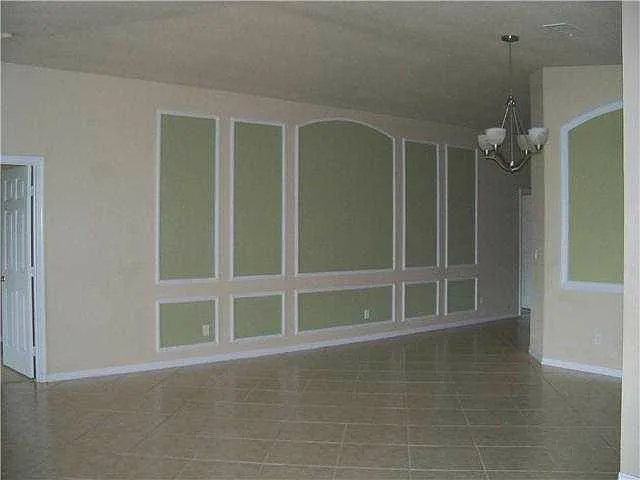 3 bed, 2.0 bath, 1837 sqft, $2,595 — Photo 2
