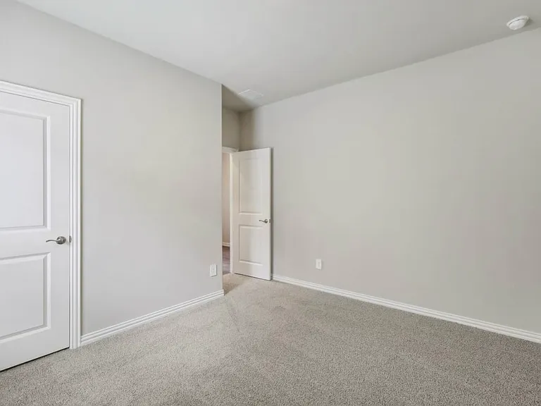 612 Huntley Dr — Photo 22