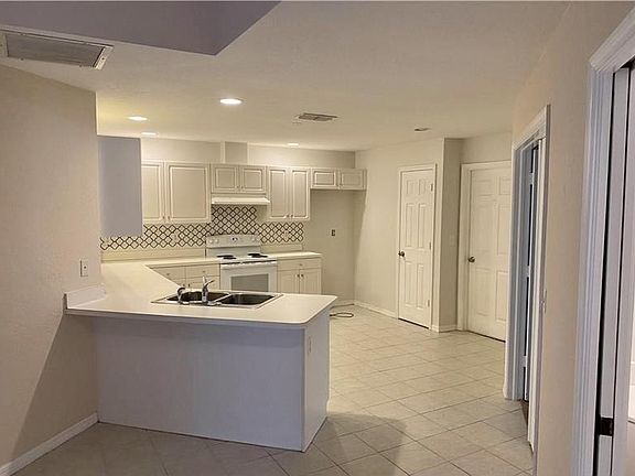 2nd image of 12349 Londonderry Ln