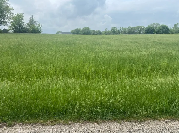 476 Earl Miller Dr, Varna, IL 61375