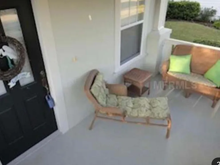 848 Runner Oak St — Photo 2