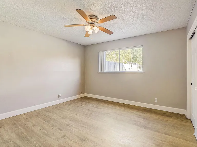 Azalea Court — Photo 9
