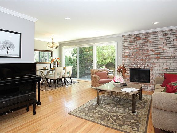 2nd image of 1751 Lark Ln